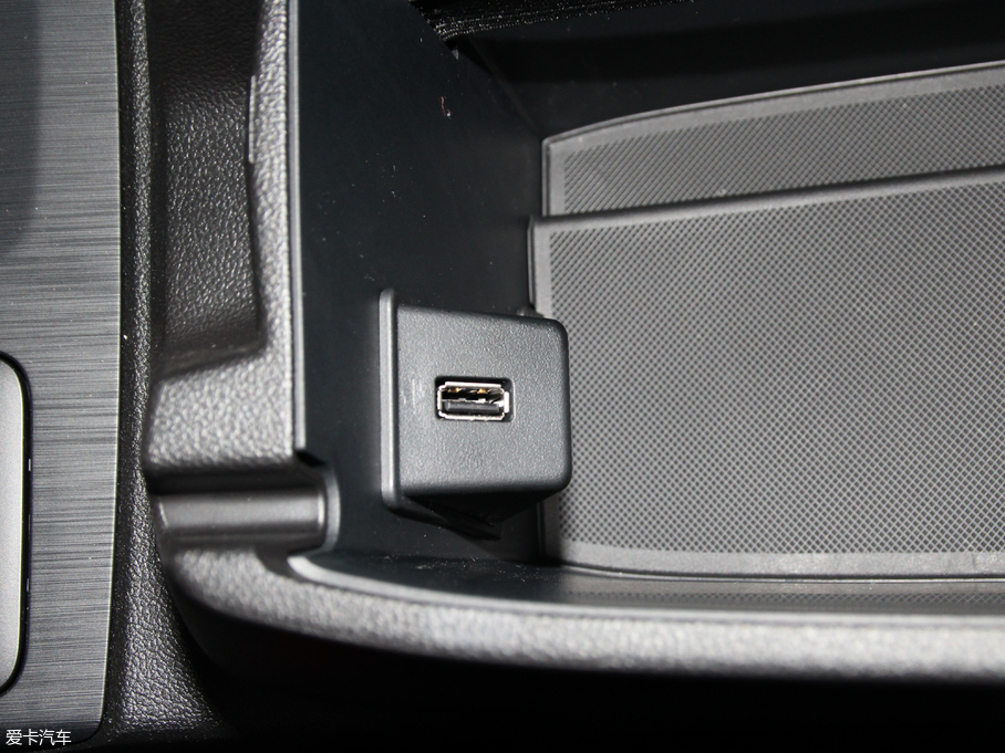 2019˹  EcoBoost 180Ԅ(dng)hҫ (gu)V