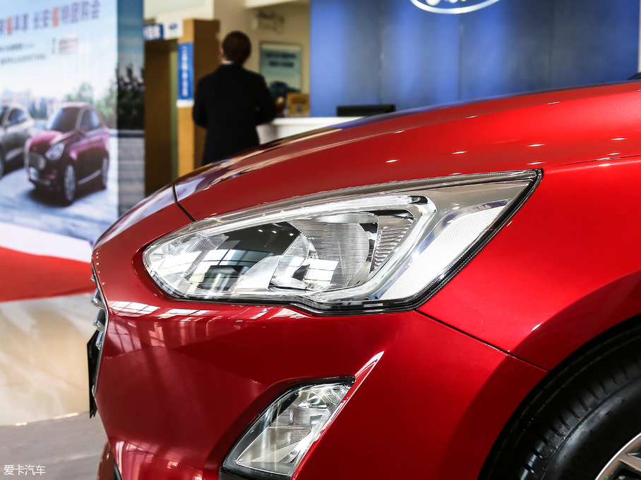 2019˹  EcoBoost 180Ԅ(dng)hҫ (gu)V