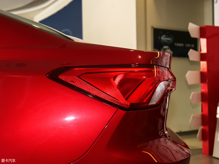 2019˹  EcoBoost 180Ԅhҫ V