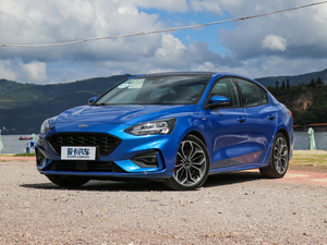 2019 EcoBoost 180ԄST Line V ǰ45