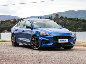 2019 EcoBoost 180ԄST Line V w^