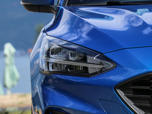 2019 EcoBoost 180ԄST Line V (ji)^