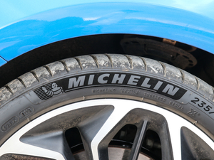 2019 EcoBoost 180ԄST Line V ݆̥Ʒ