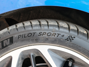 2019 EcoBoost 180ԄST Line V (ji)^