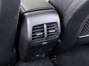 2019 EcoBoost 180ԄST Line V g