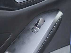 2019 EcoBoost 180ԄST Line V g