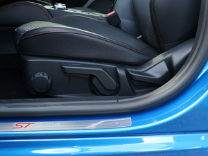 2019 EcoBoost 180ԄST Line V {{