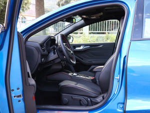 2019 EcoBoost 180ԄST Line V ǰſg