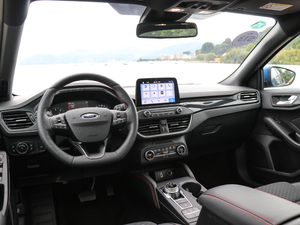 2019 EcoBoost 180ԄST Line V п؅^