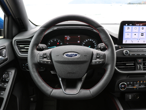 2019 EcoBoost 180ԄST Line V P