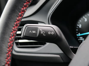 2019 EcoBoost 180ԄST Line V п؅^