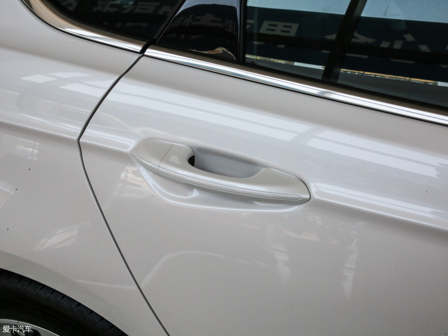 2019ɵϚW EcoBoost 180 ǿؕr V