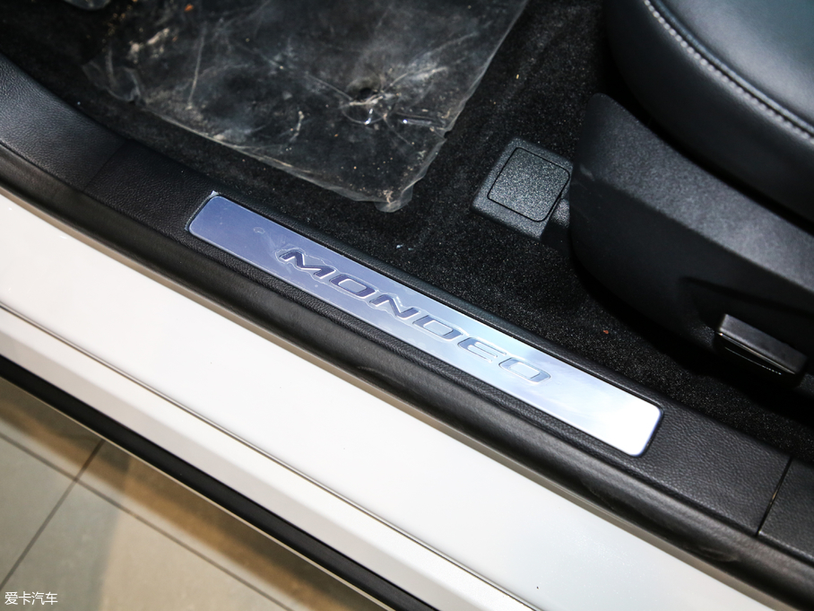 2019ɵϚW EcoBoost 180 ǿؕr(sh) (gu)V