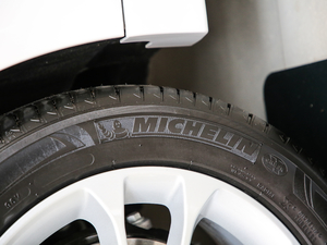 2019EcoBoost 180 ǿؕr V ^