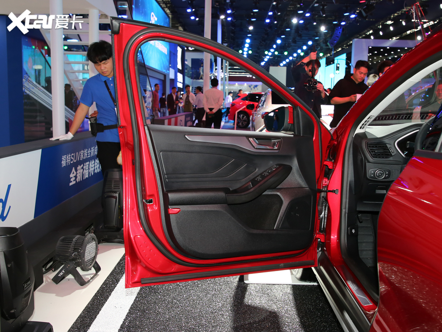 2020˹Active EcoBoost 180 Ԅӄų