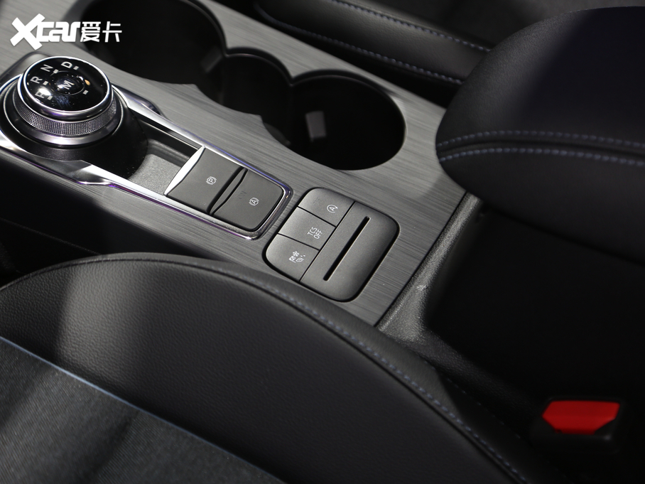 2020���˹Active EcoBoost 180 �Ԅӄų���