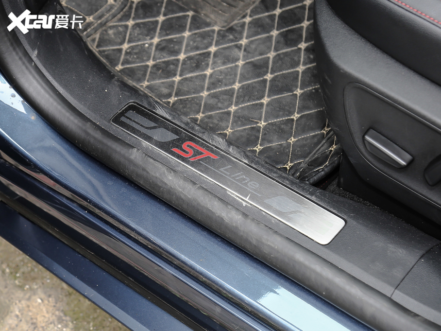 2020���J�H EcoBoost 245 ���(q��)�v���� ST-LINE