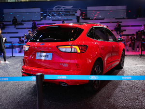 2020EcoBoost 245 v ST-LINE w^