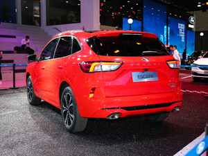 2020EcoBoost 245 v ST-LINE 45