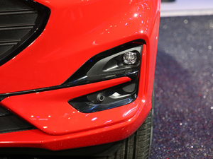 2020EcoBoost 245 v ST-LINE ǰF