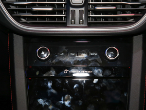 2020EcoBoost 245 v ST-LINE {{