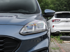 2020EcoBoost 245 v ST-LINE 