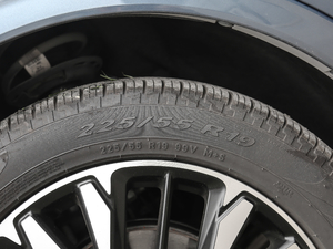 2020EcoBoost 245 v ST-LINE ݆̥ߴ