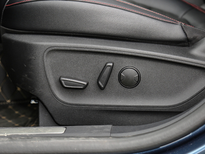 2020EcoBoost 245 v ST-LINE {{