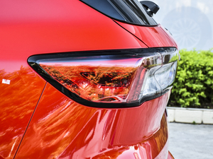 2020EcoBoost 245 ҫ ^