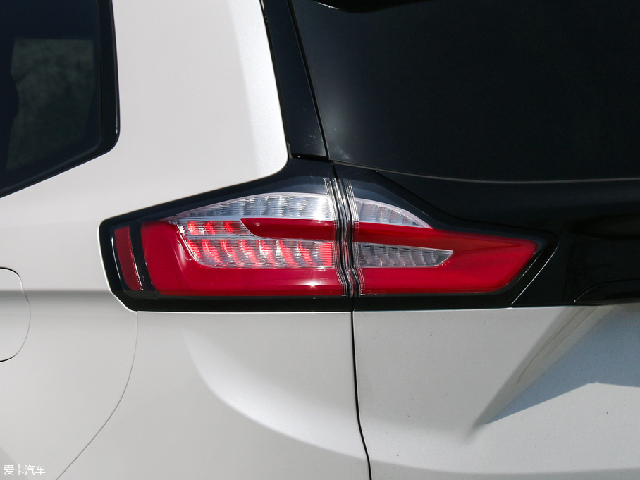 2020J EcoBoost 330 ST 7