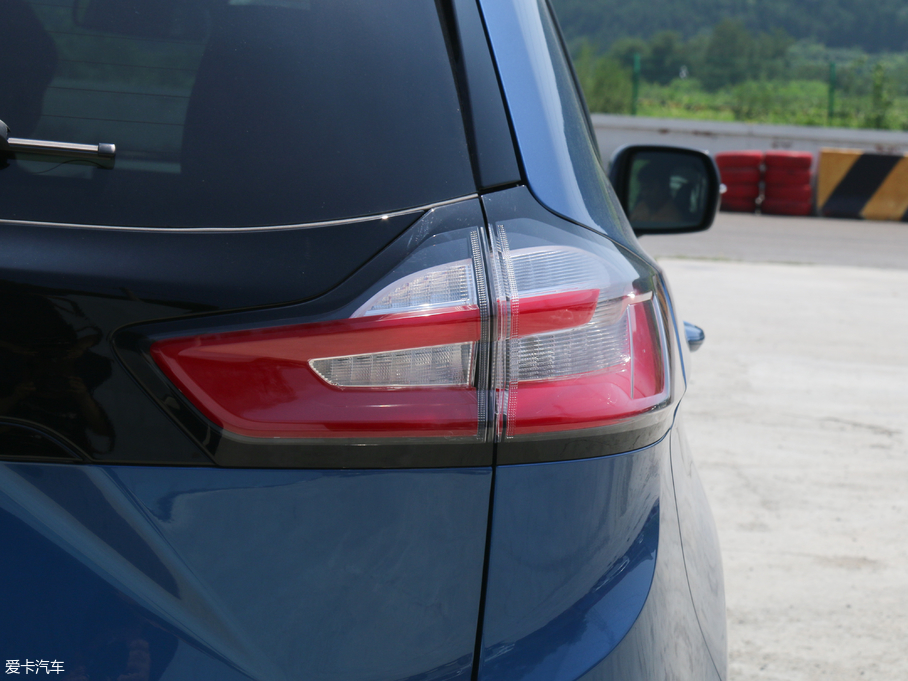 2020J EcoBoost 330 ST 7