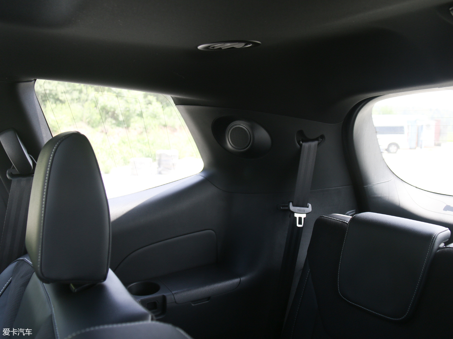 2020J EcoBoost 330 ST 7