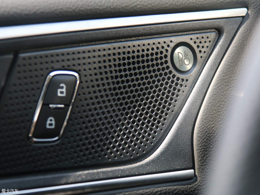 2020J EcoBoost 330 ST 7