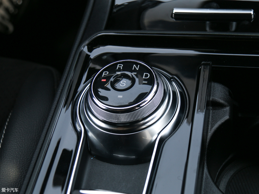 2020J EcoBoost 330 (q)ST 7