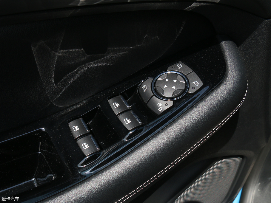 2020J EcoBoost 330 (q)ST 7