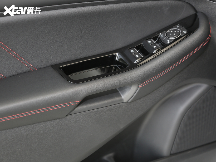 2020J EcoBoost 245 ST-Line 7