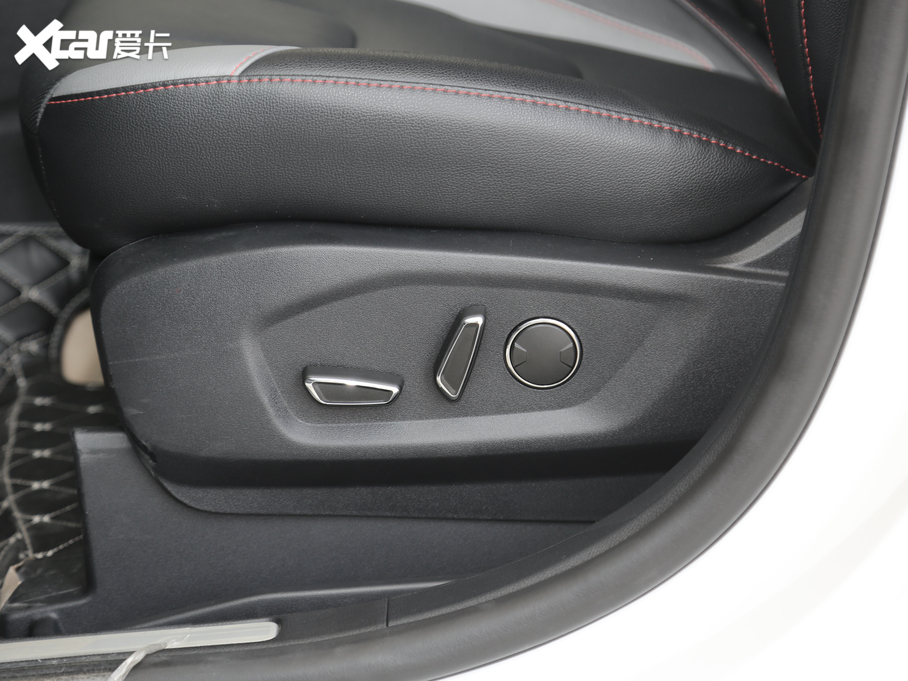 2020J EcoBoost 245 ST-Line 7