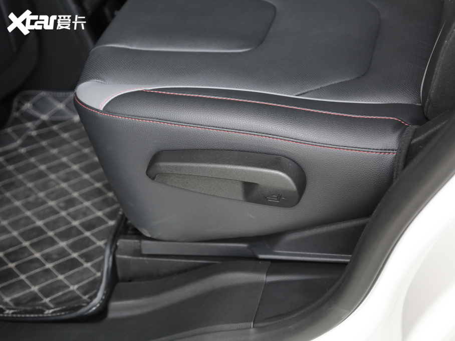 2020J EcoBoost 245 ST-Line 7