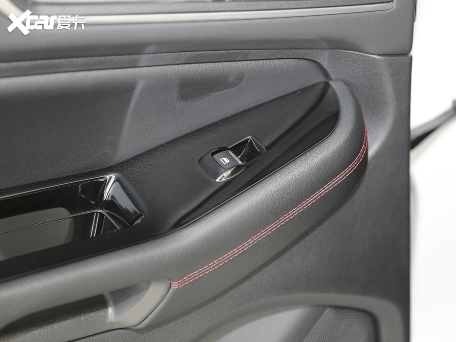 2020J EcoBoost 245 ST-Line 7