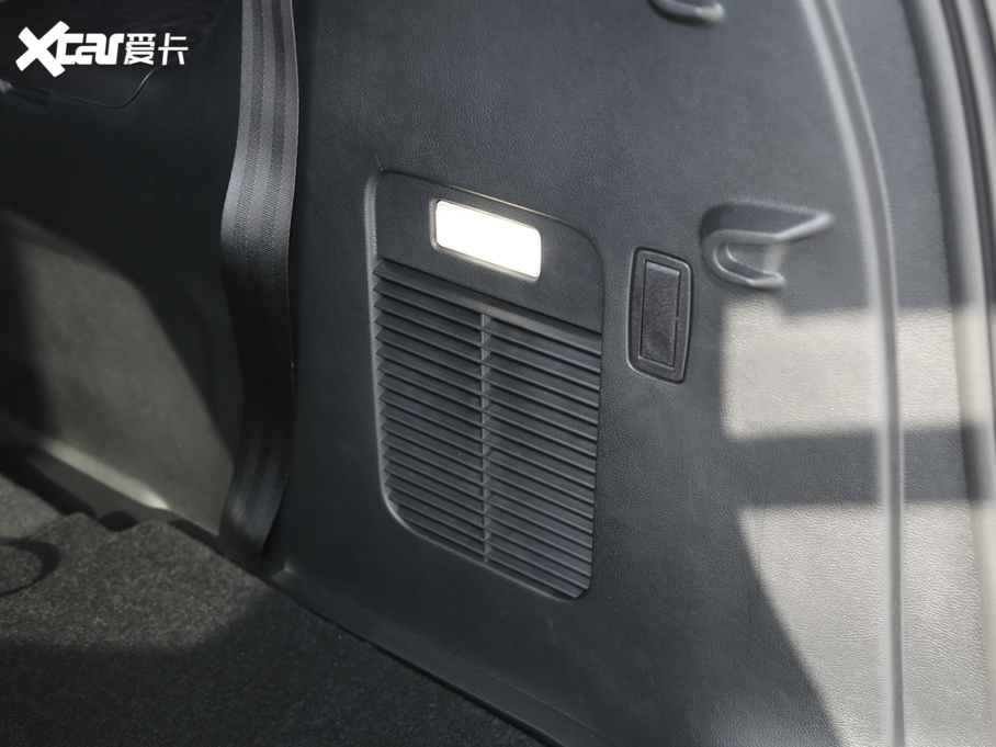 2020J EcoBoost 245 ST-Line 7