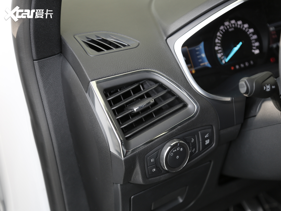 2020J EcoBoost 245 ST-Line 7