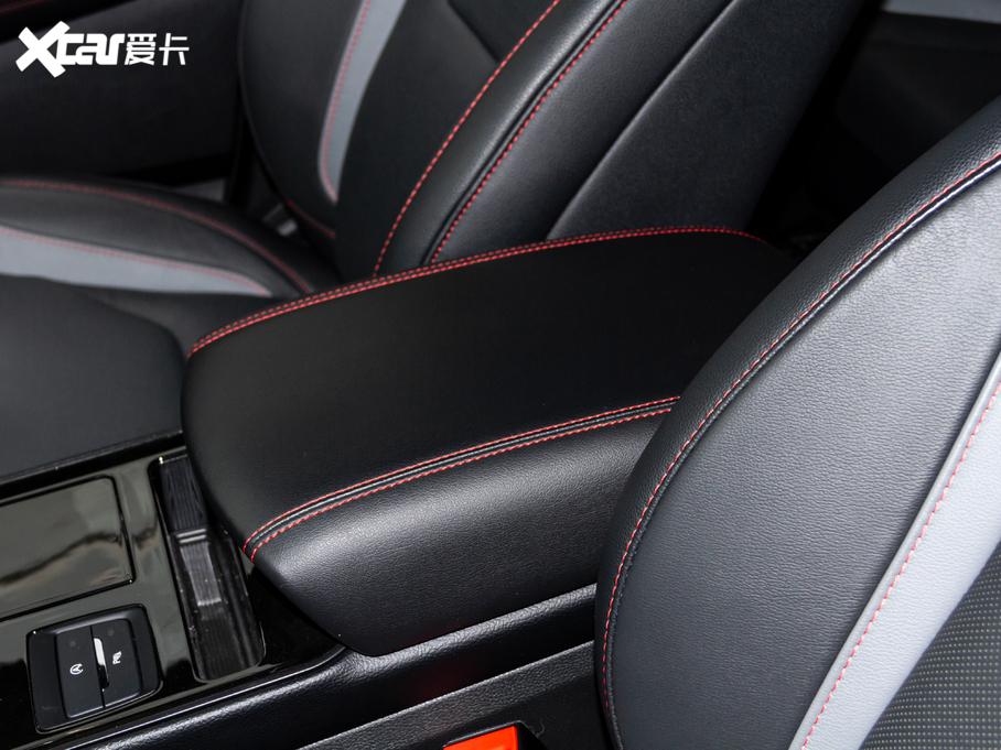 2020J EcoBoost 245 ST-Line 5