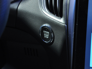 2020EcoBoost 245 ST-Line 7 п؅^