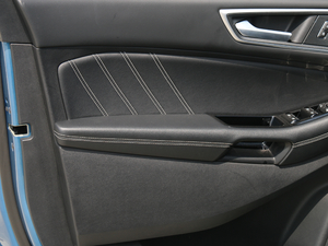 2020EcoBoost 330 ST 7 g