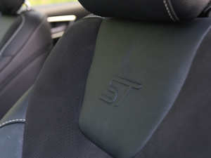 2020EcoBoost 330 ST 7 g