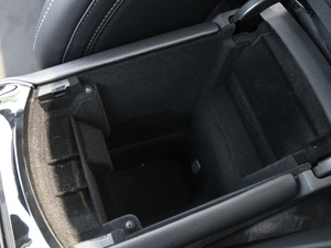 2020EcoBoost 330 ST 7 g