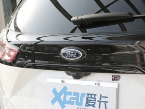 2020EcoBoost 245 (q)ST-Line 7 (x)(ji)^