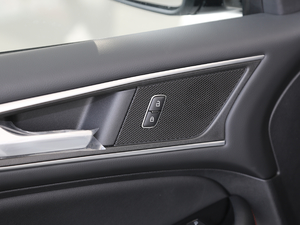 2020EcoBoost 245 ST-Line 7 g