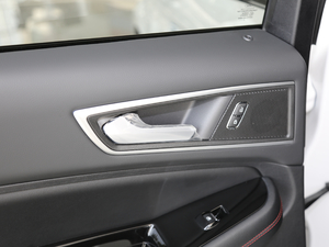 2020EcoBoost 245 ST-Line 7 g