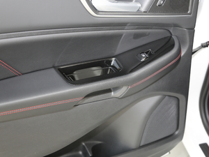 2020EcoBoost 245 ST-Line 7 п؅^